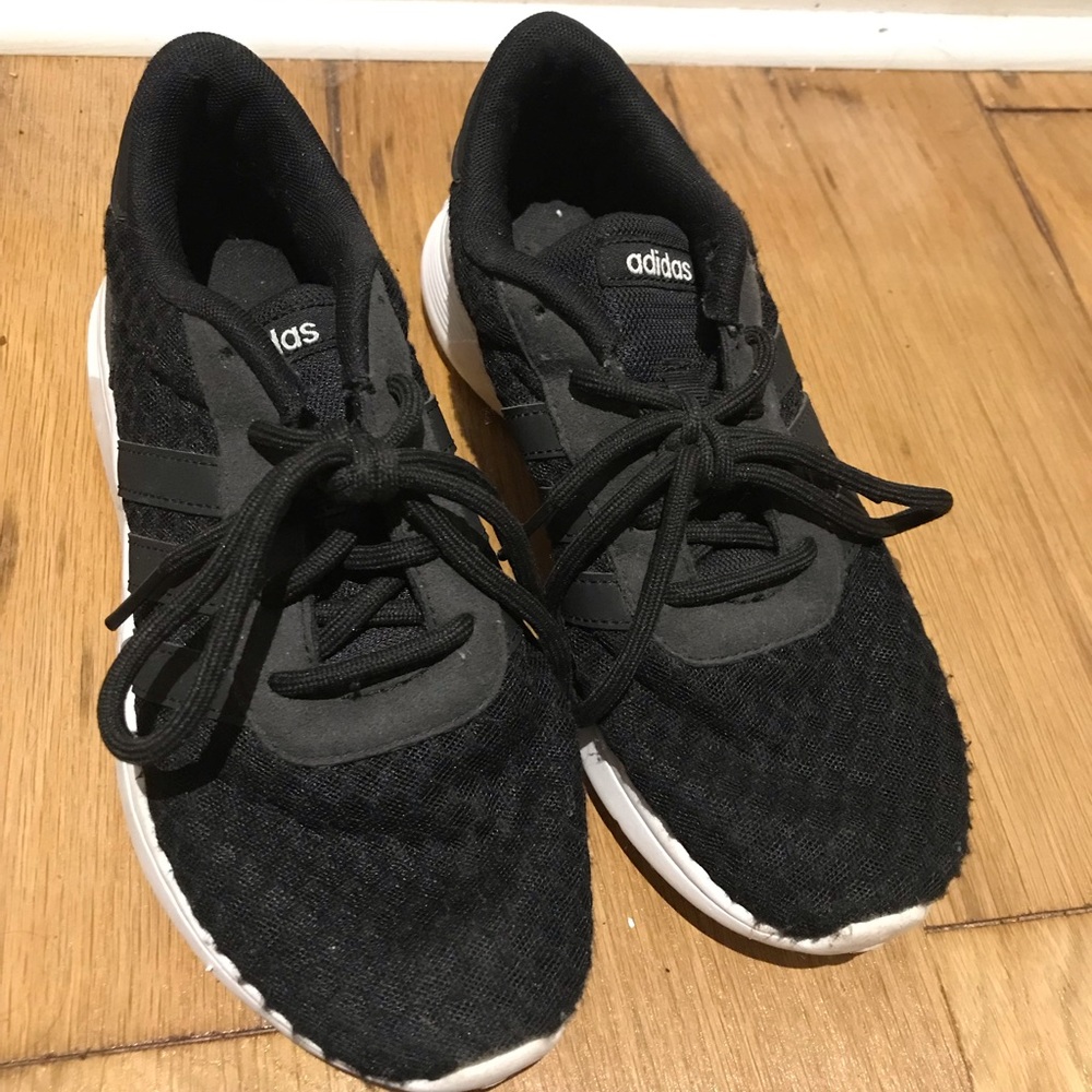 Black Adidas Tennis Shoes Gem